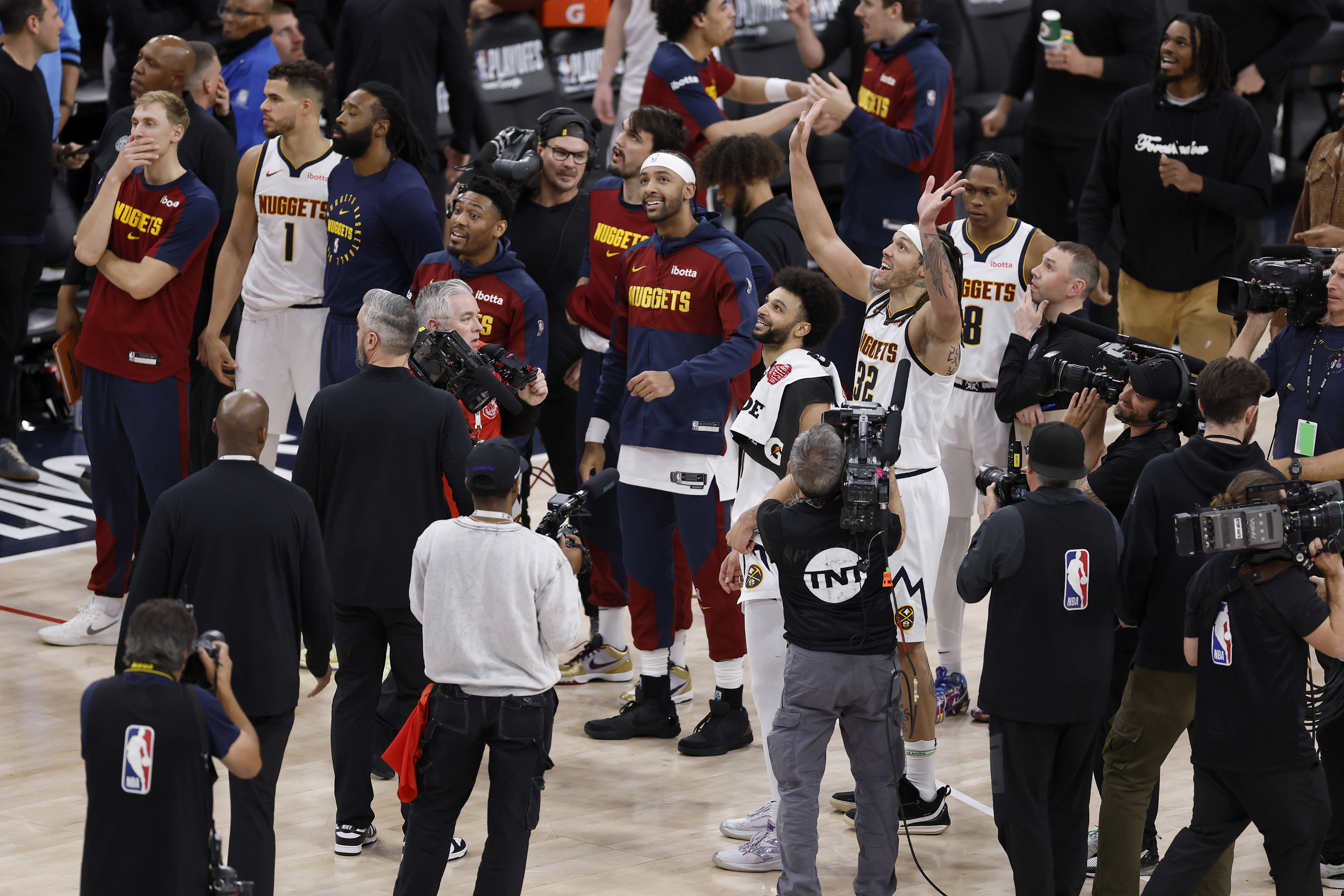 包含CBA季后赛赛程吃紧，罗马转会期绝杀压哨，震撼外界，赛程密集仍需轮换的词条-开云APP